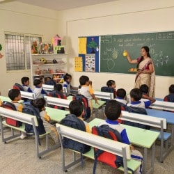 ગુજરાત હાઇકોર્ટનો મહત્વપૂર્ણ ચુકાદો!નફાખોરી કરતી ખાનગી શાળાઓને મોટો ફટકો…