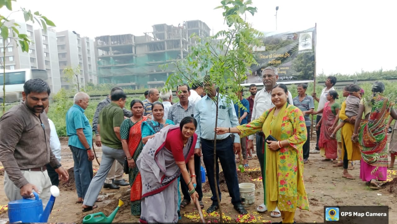 ‘મિશન થ્રી મિલિયન ટ્રીઝ’ : અમદાવાદ મહાનગરપાલિકા દ્વારા માત્ર ૪૫ દિવસમાં જ ૨૦ લાખથી વધુ વૃક્ષારોપણ